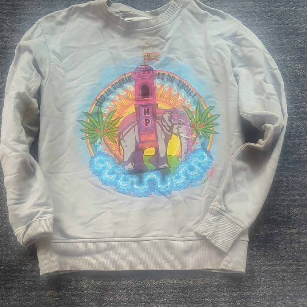 Gray Elephant Graphic Sweatshirt